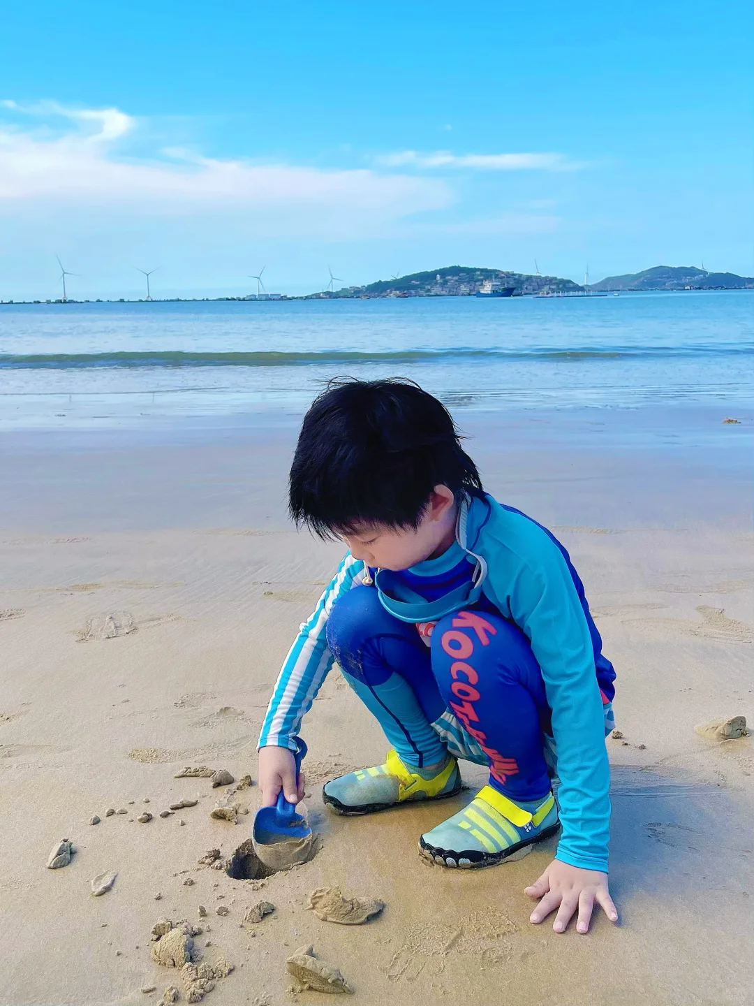 暑假遛娃?️穿上泳衣可以在海里泡一天