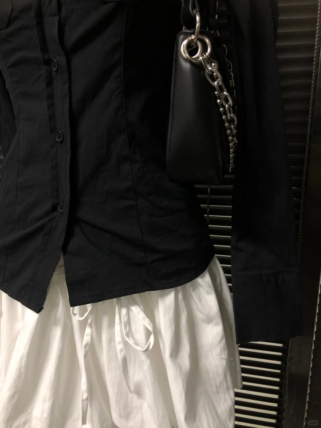 千禧辣妹y2k亚比穿搭?粉色长袖衬衫上衣