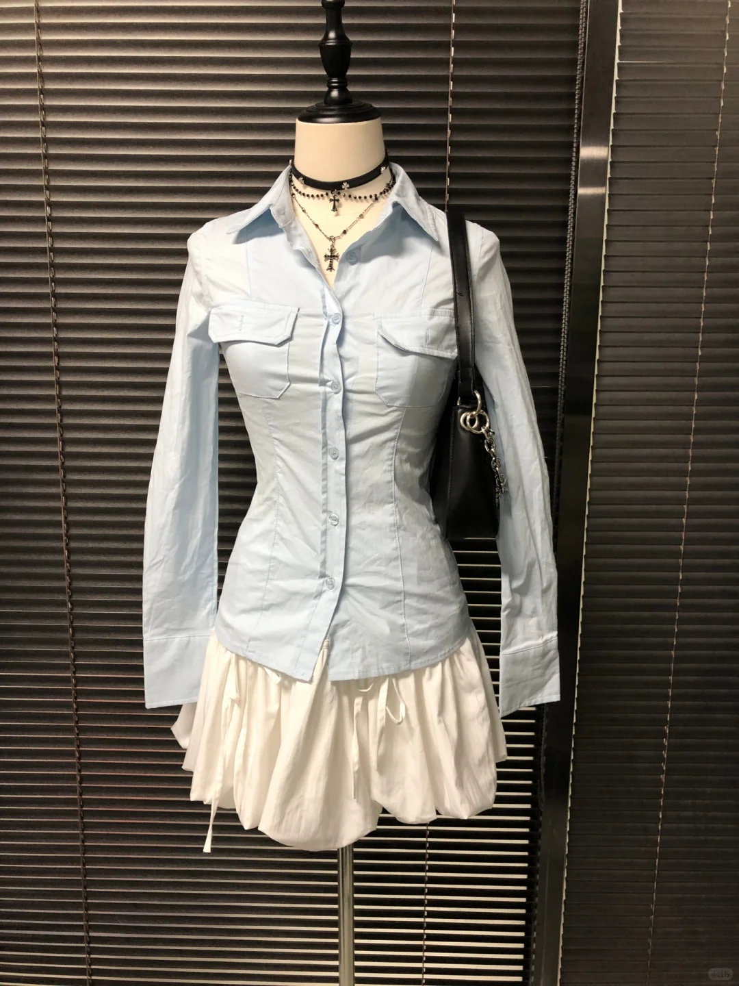 千禧辣妹y2k亚比穿搭?粉色长袖衬衫上衣