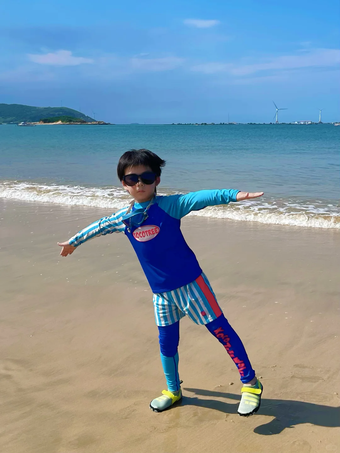 暑假遛娃?️穿上泳衣可以在海里泡一天