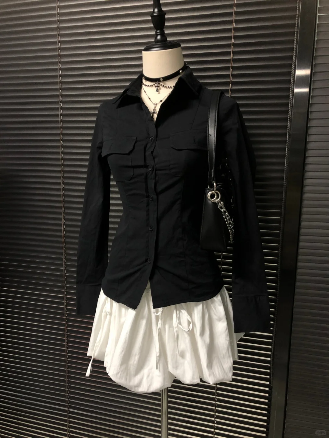 千禧辣妹y2k亚比穿搭?粉色长袖衬衫上衣