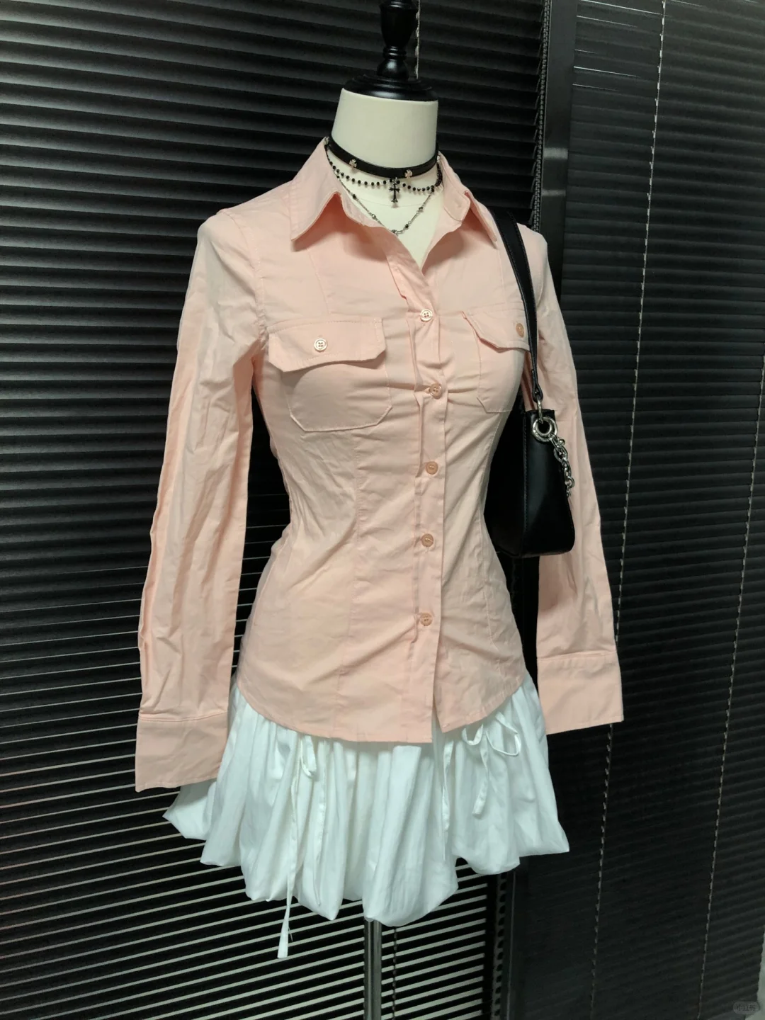 千禧辣妹y2k亚比穿搭?粉色长袖衬衫上衣