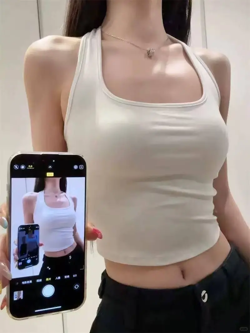 夏日辣妹露背上衣的正确打开方式