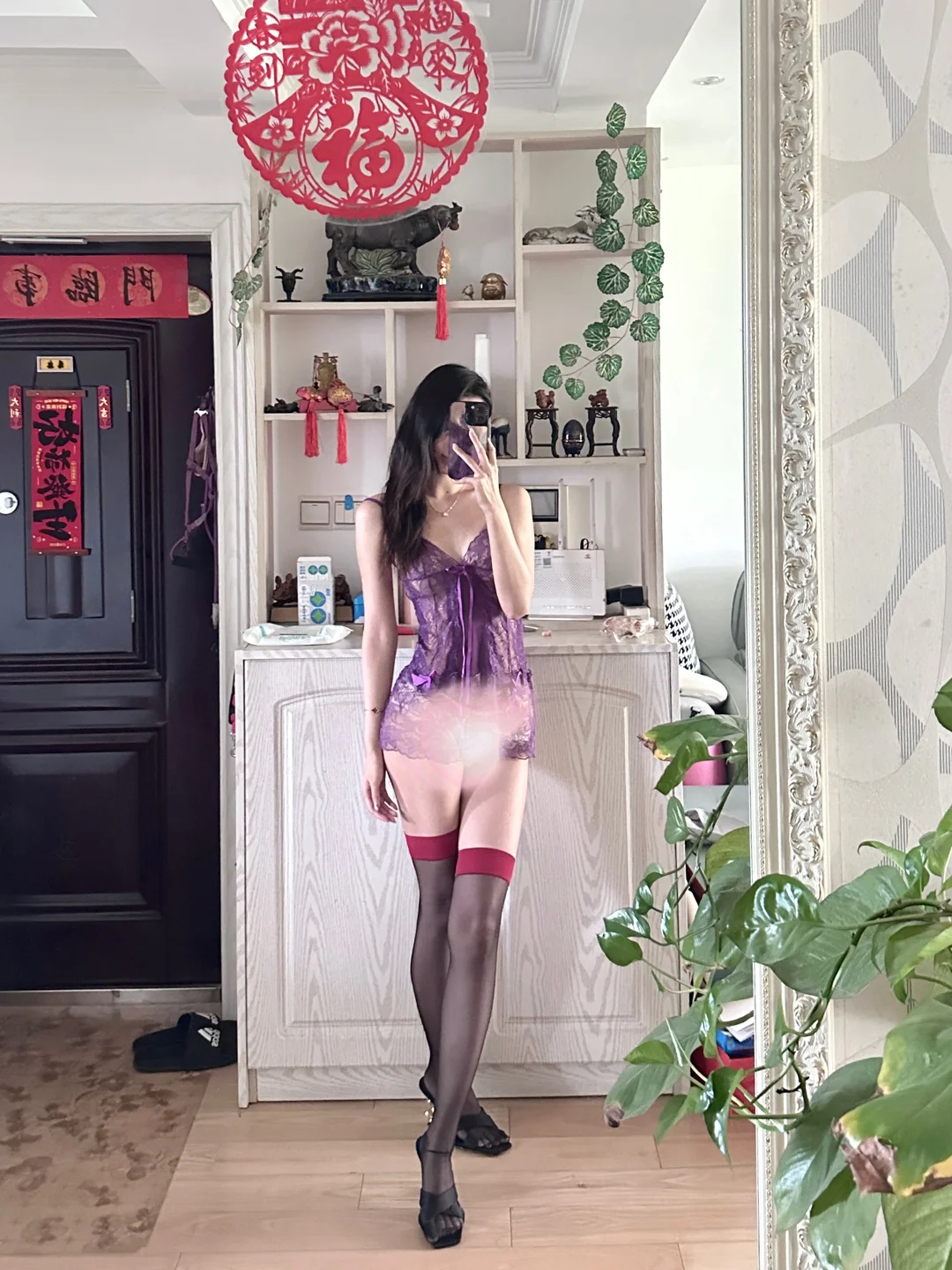 向左滑一下！！这套紫色太撩人