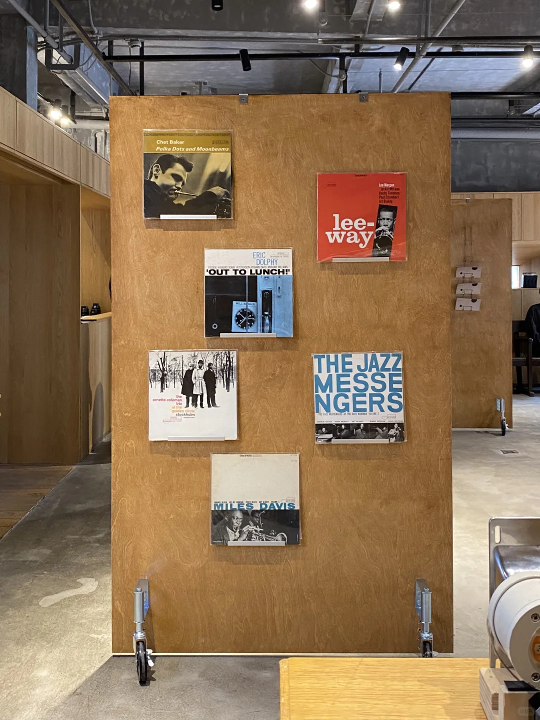 新展｜领略中古音响的设计之美