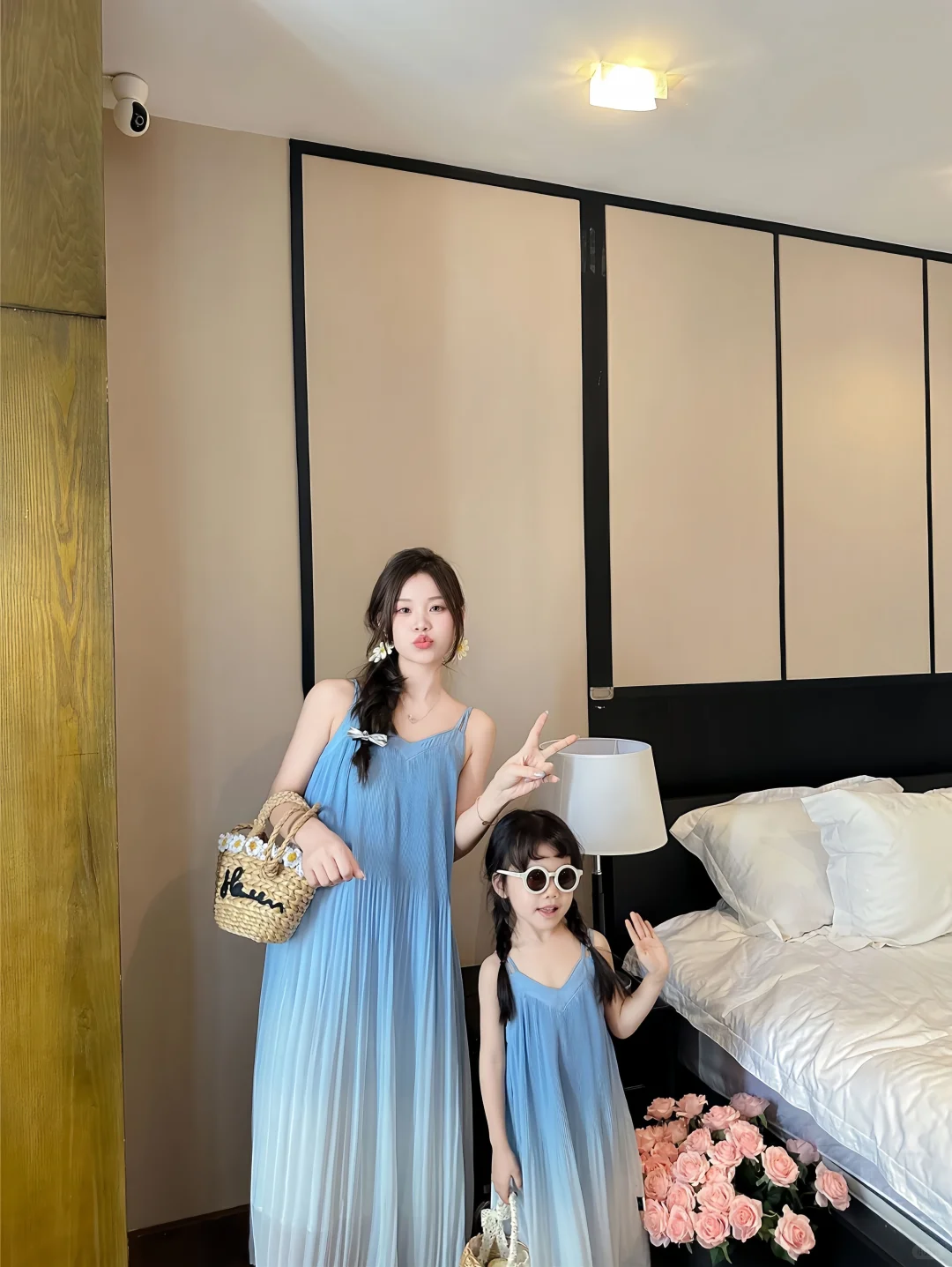 海边度假穿搭｜渐变蓝亲子装太浪漫了叭?