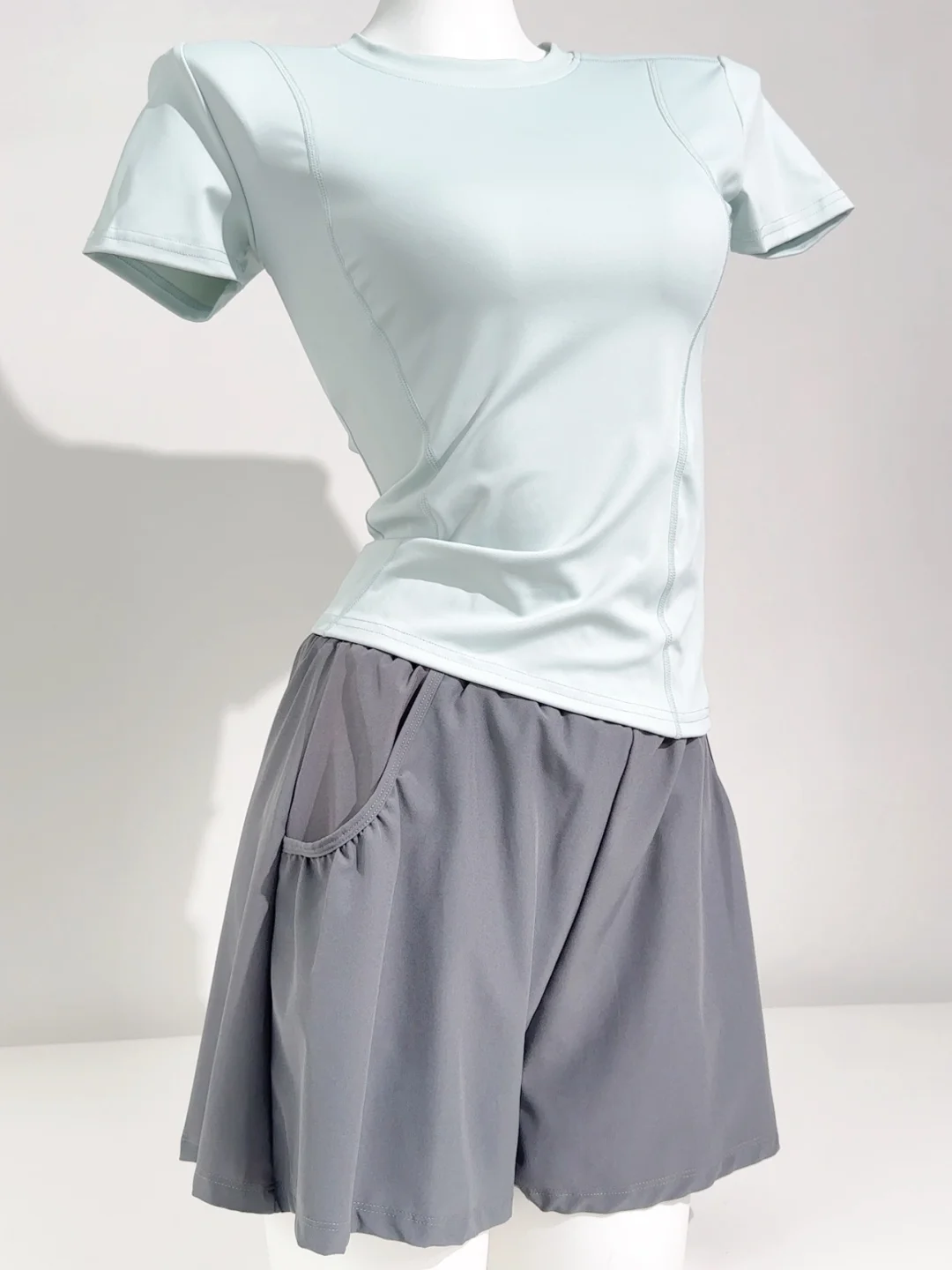 ?怎么会有这么舒服的运动T恤！才19?够了～