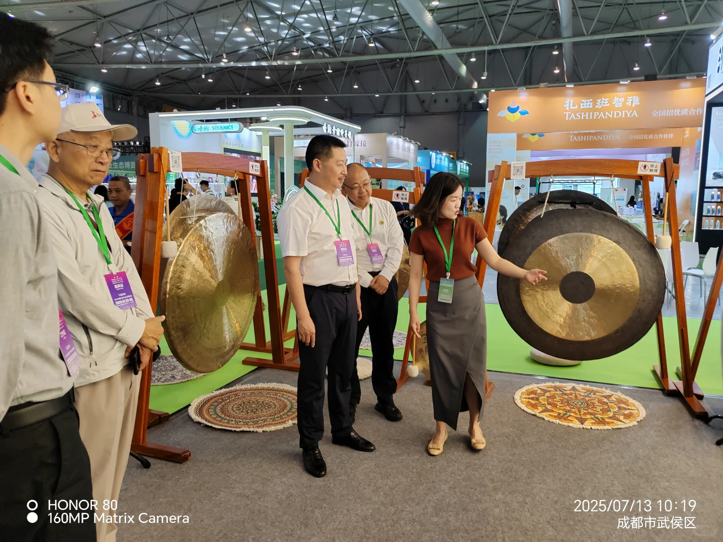 终于见到了锣鼓喧天的盛况！