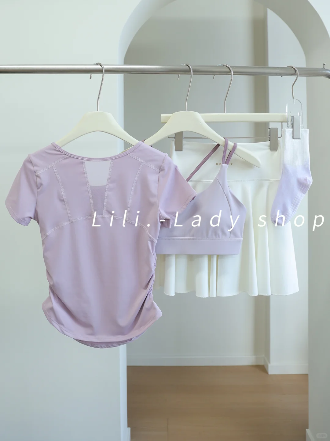 健身ootd ｜浪漫朦胧紫白运动穿搭～太美啦