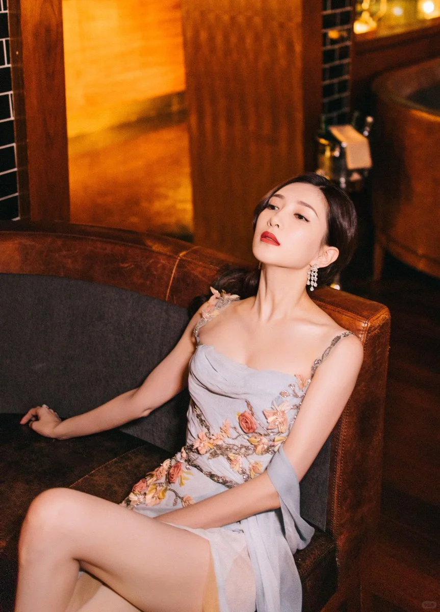 优雅 美丽 性感在她身上并存真的好美啊