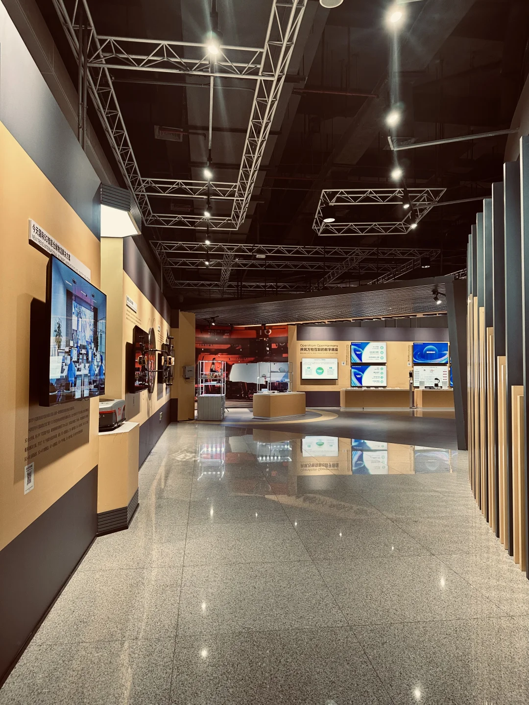 6.22深圳工展馆：志愿一日的走马观花