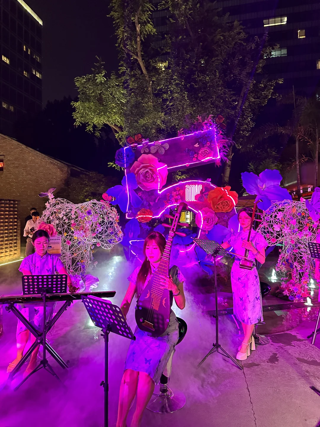 50岁阿姨今天在三里屯！