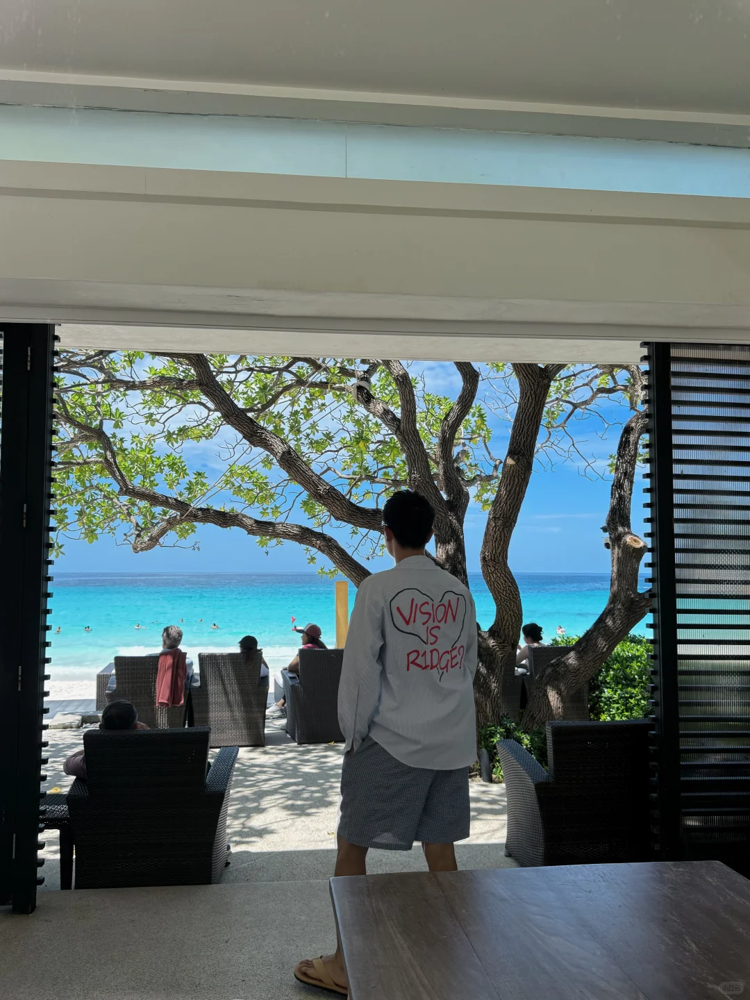 18图放送? 皇帝岛拉查酒店