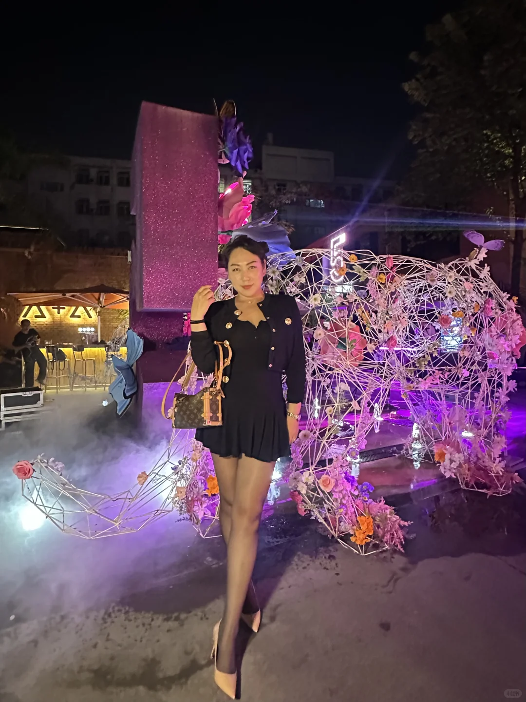 50岁阿姨今天在三里屯！