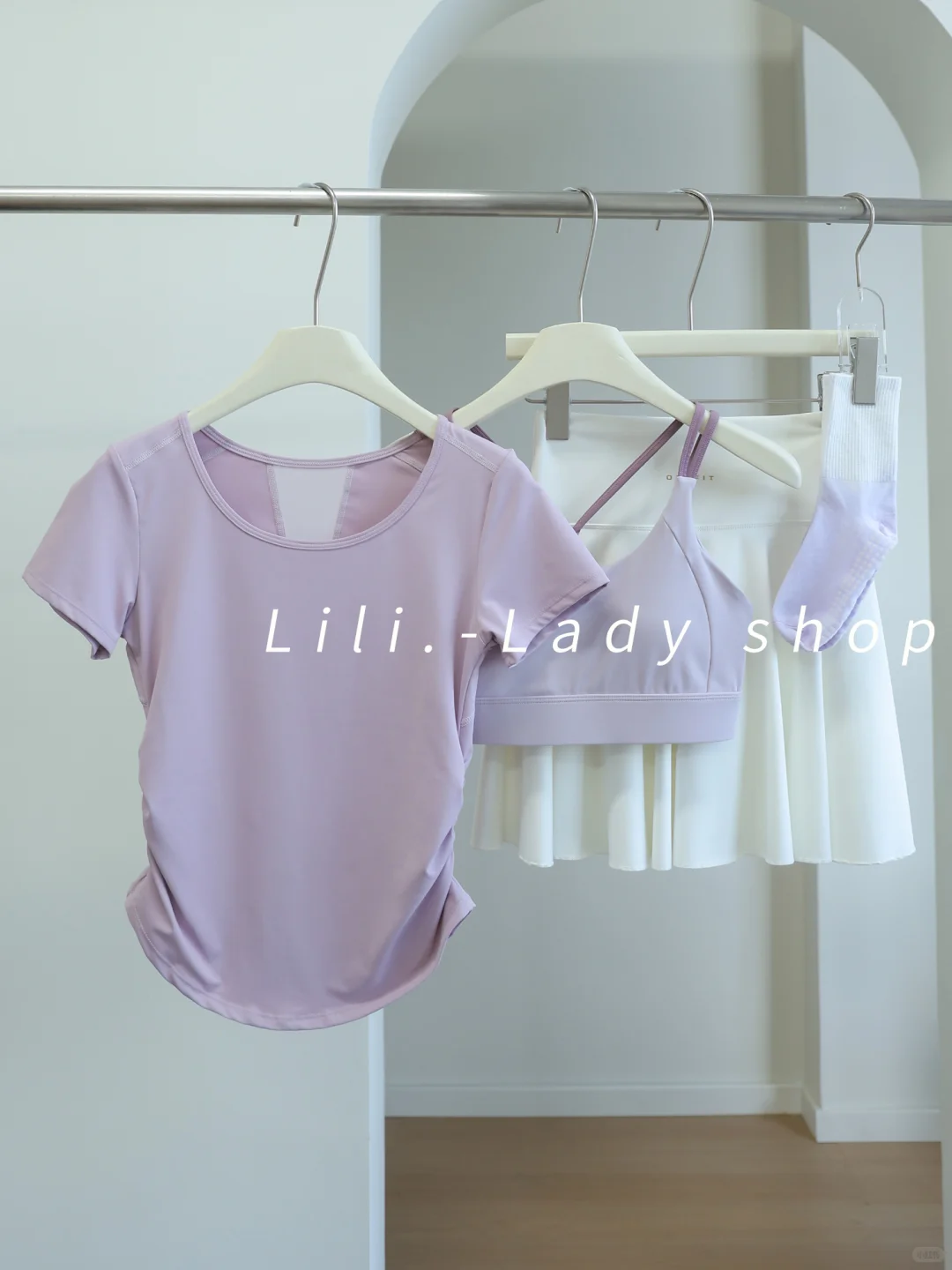 健身ootd ｜浪漫朦胧紫白运动穿搭～太美啦