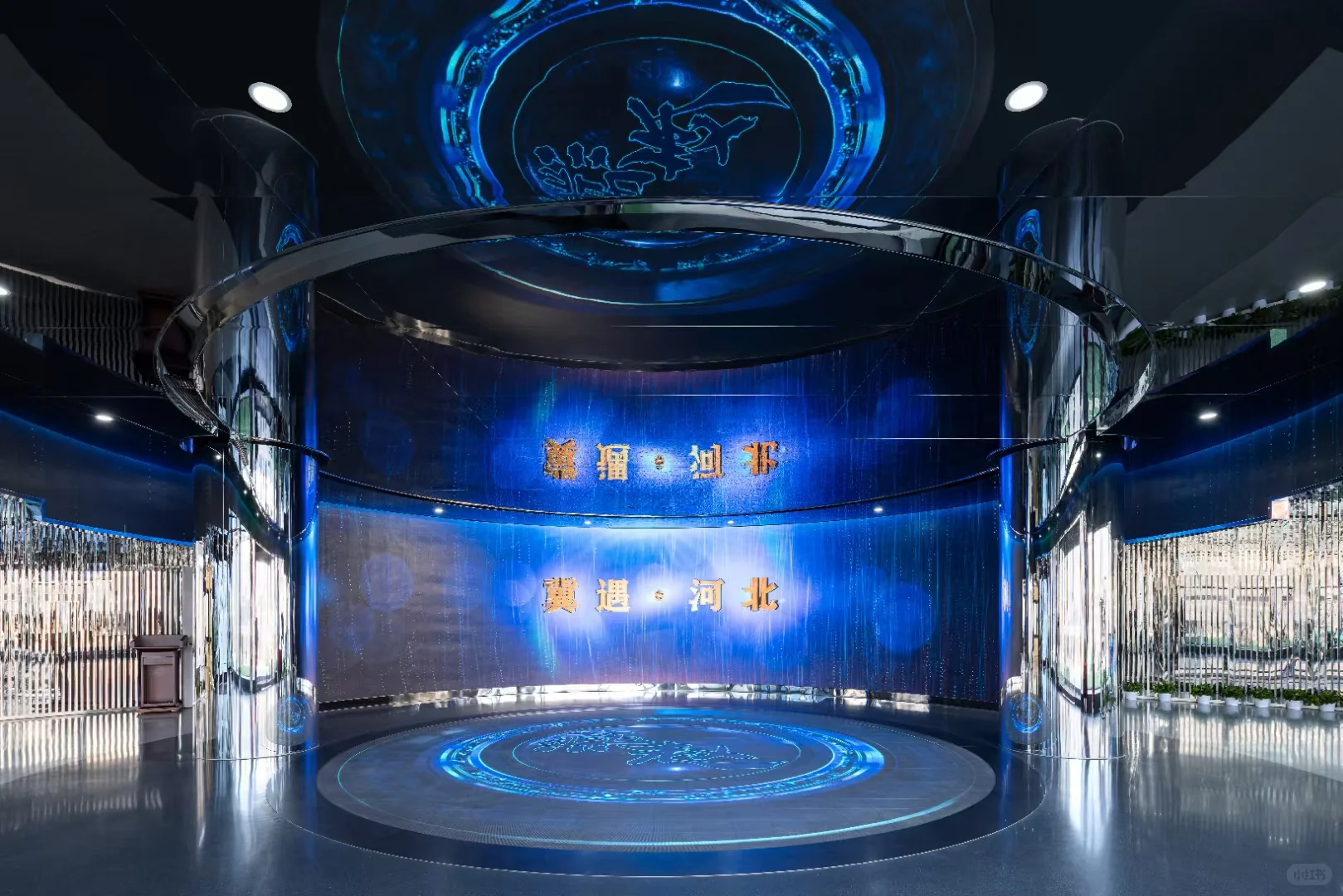 在招商中心的展厅里，能装下多少种热闹？