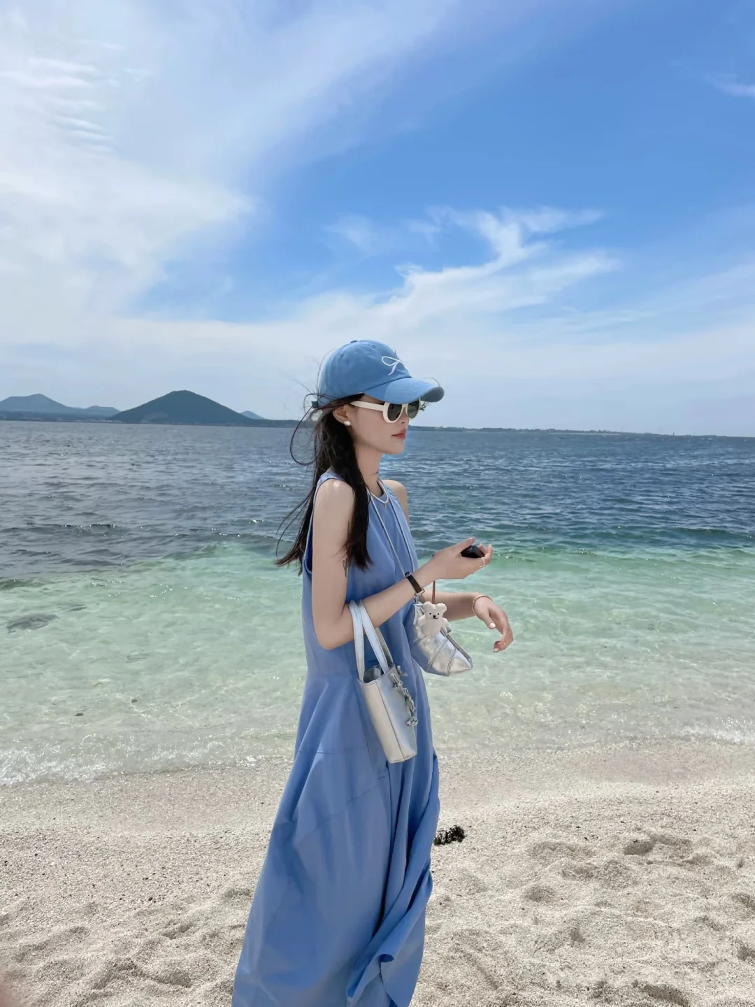 海边穿这条蓝色裙子真的氛围感拉满！超出片！