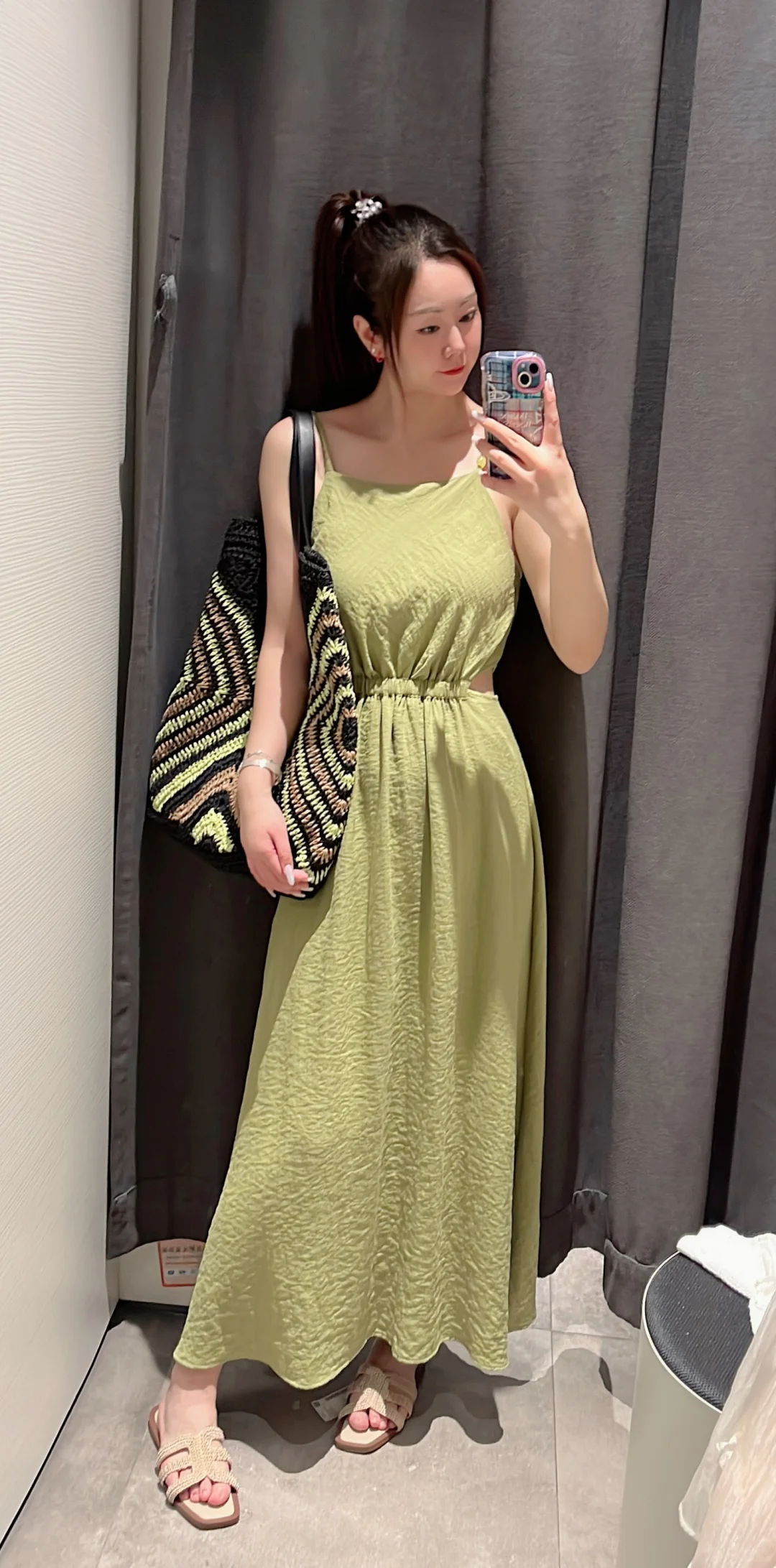 被问爆? UR 这几套海边穿搭杀疯了