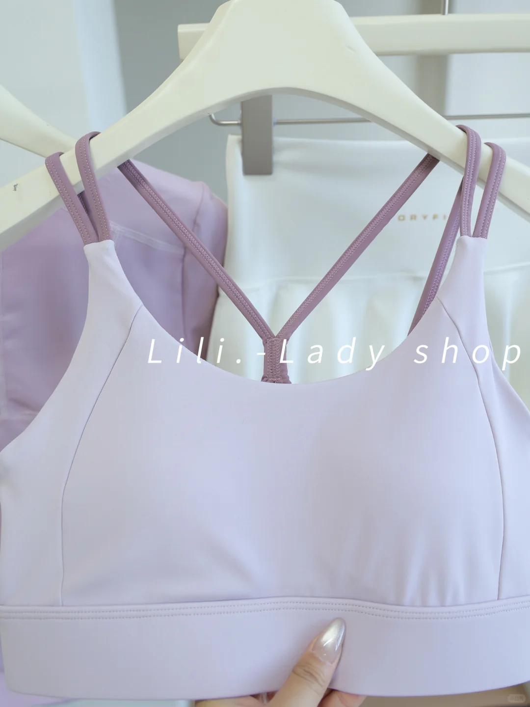 健身ootd ｜浪漫朦胧紫白运动穿搭～太美啦