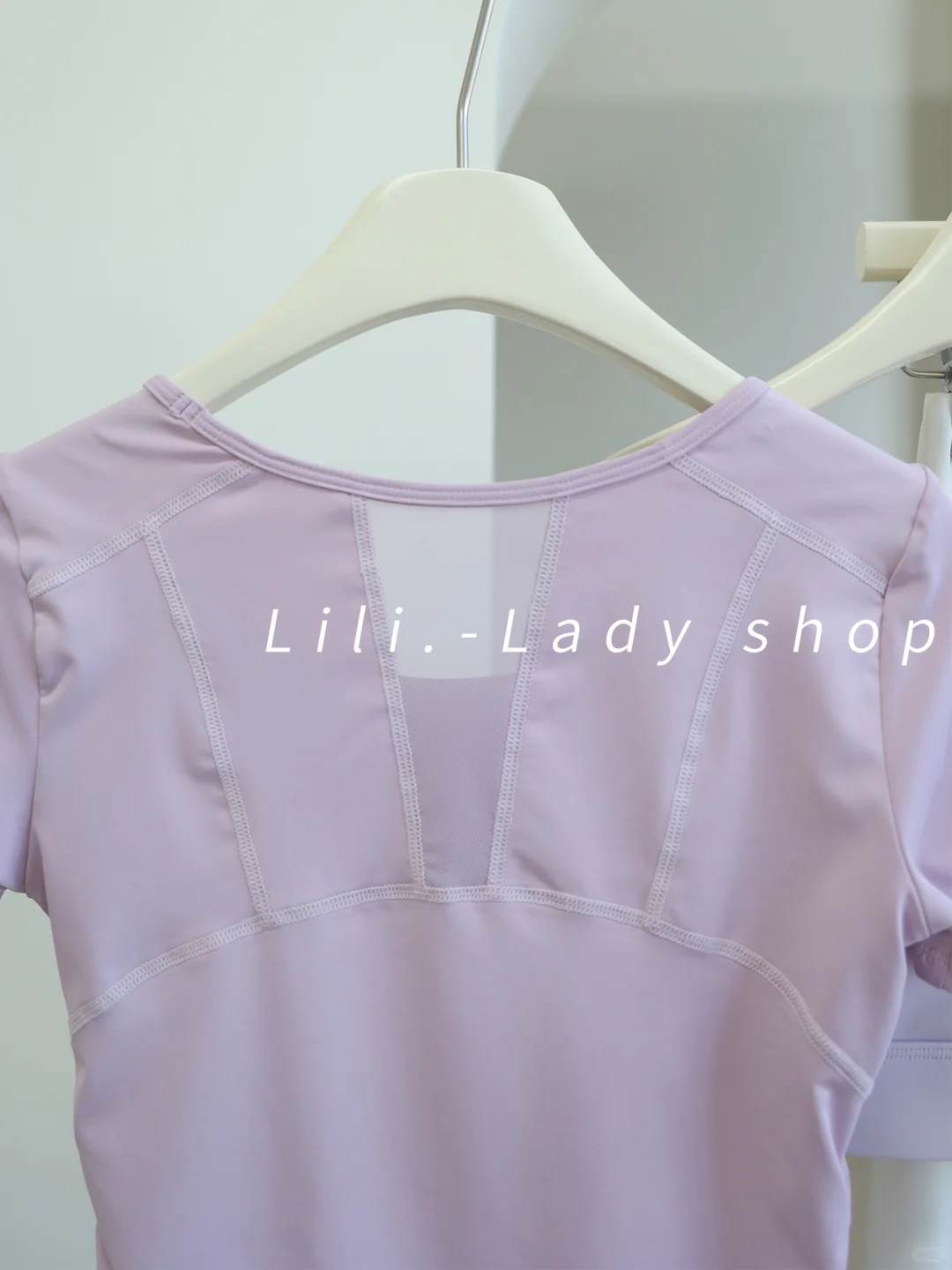 健身ootd ｜浪漫朦胧紫白运动穿搭～太美啦