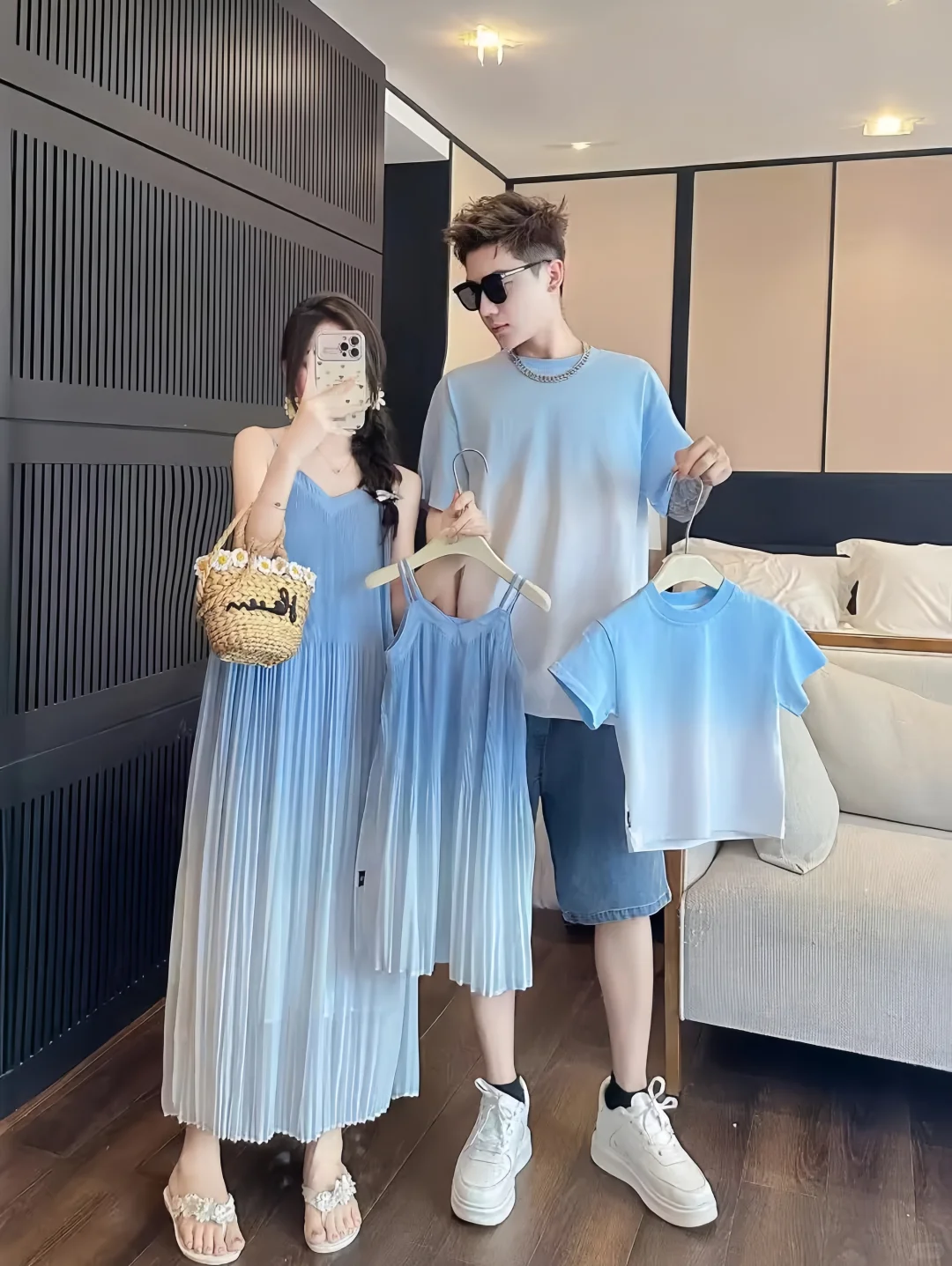 海边度假穿搭｜渐变蓝亲子装太浪漫了叭?