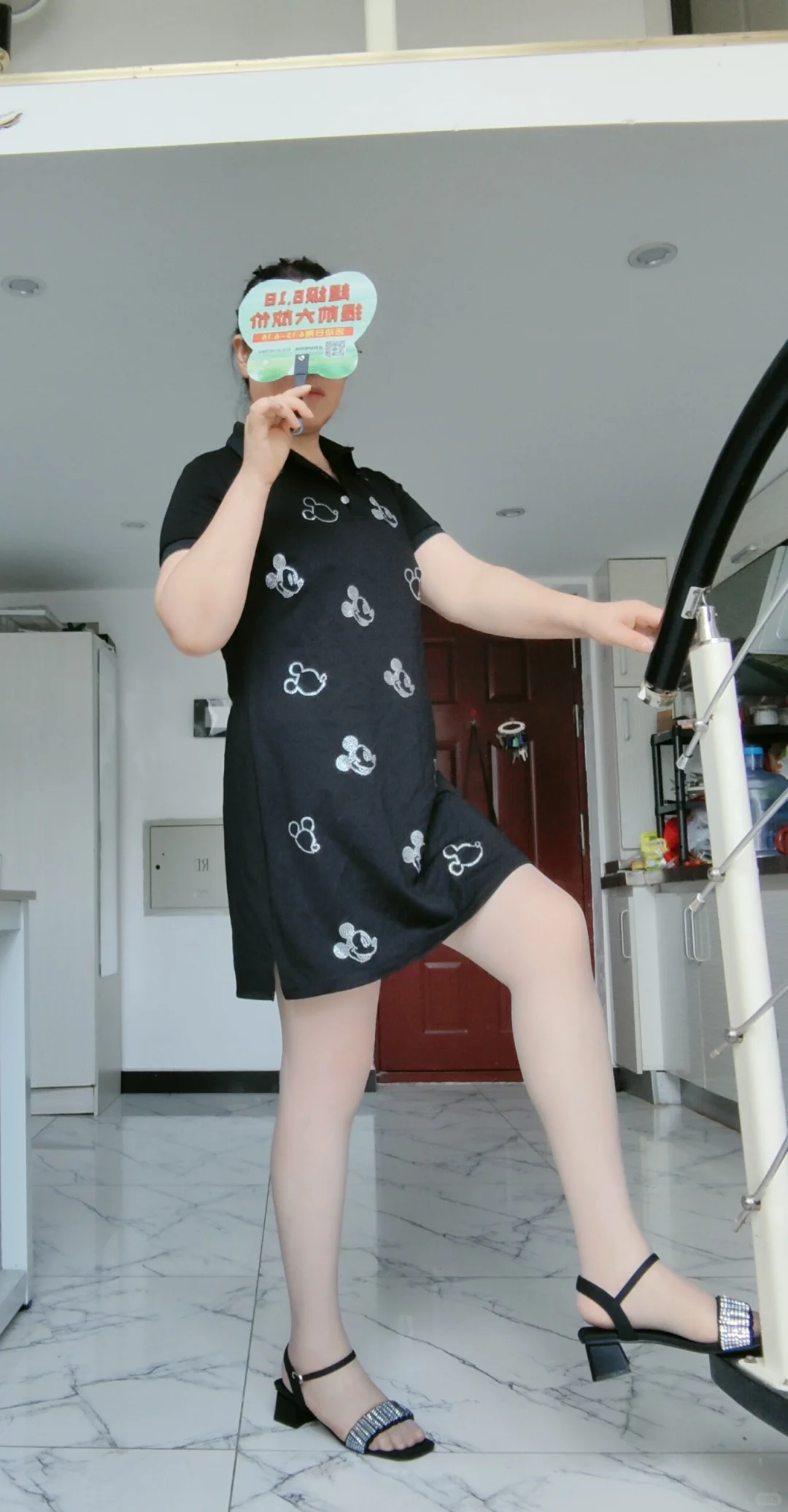 小姨最近不能露脸，附一张年轻时照片（最后）