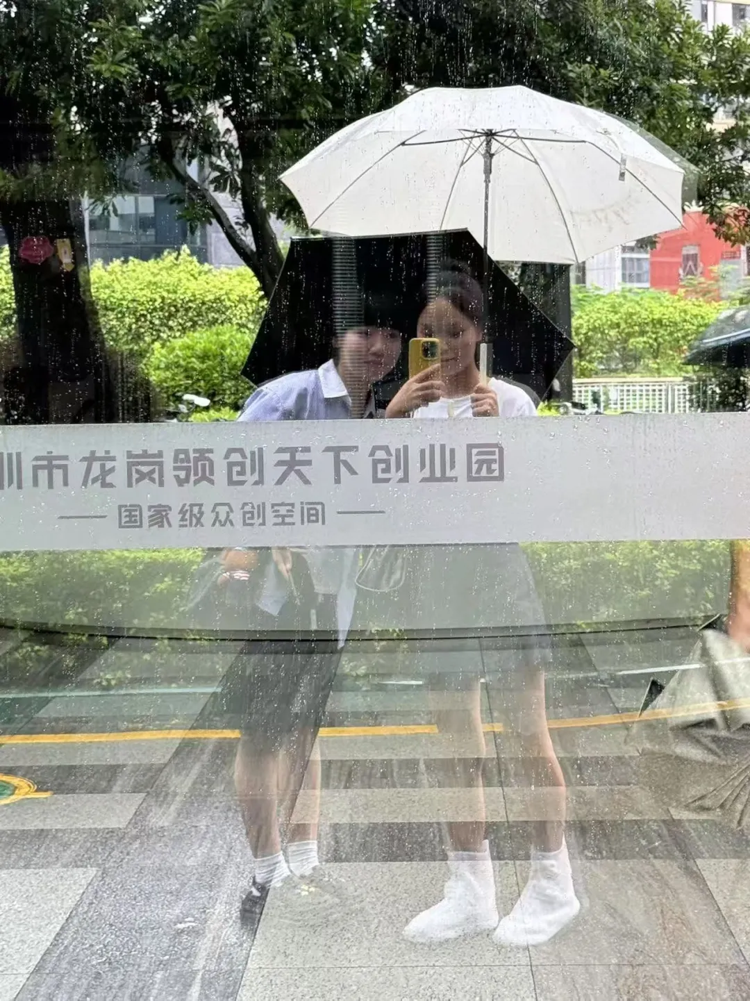 下雨也挡不住来跨境展的热情啊！