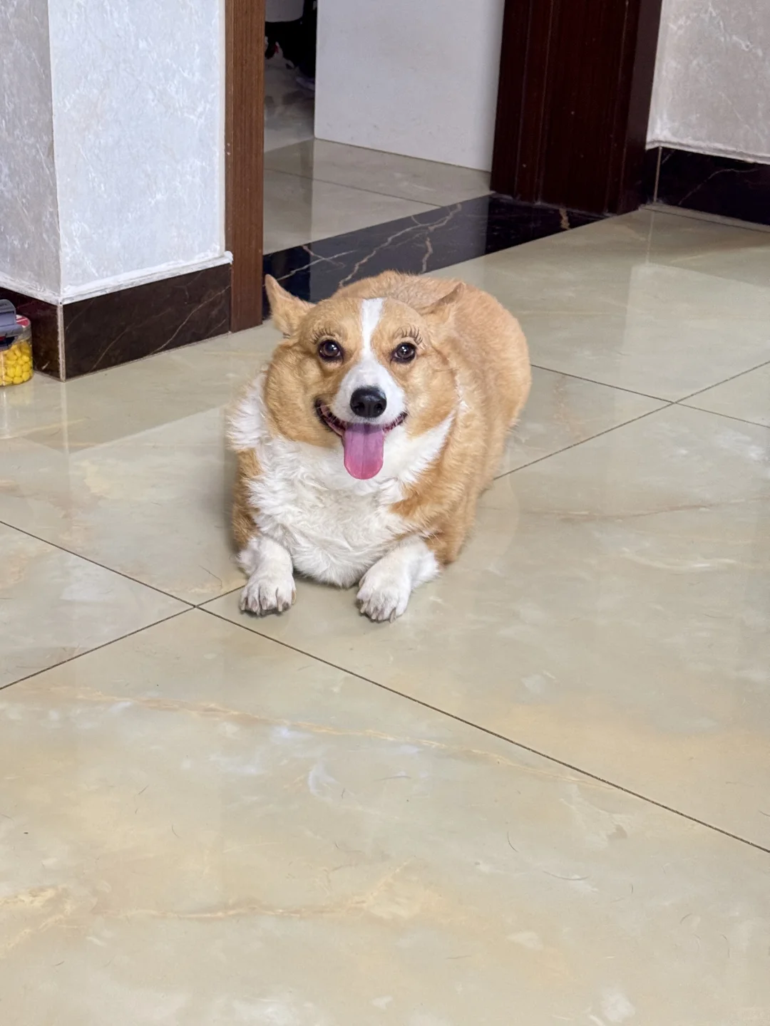 她是个睫毛精