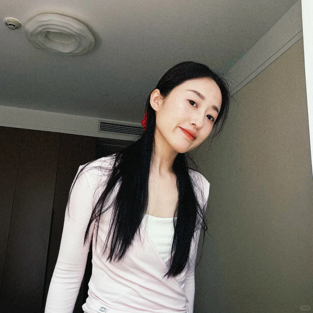 这件瑜伽服也太好看了吧～