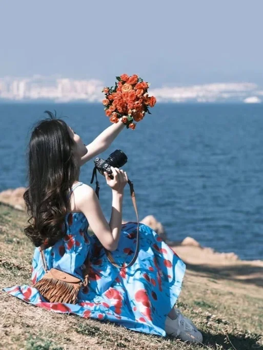 哥弟这条裙子太有氛围感了！海边出片率拉满