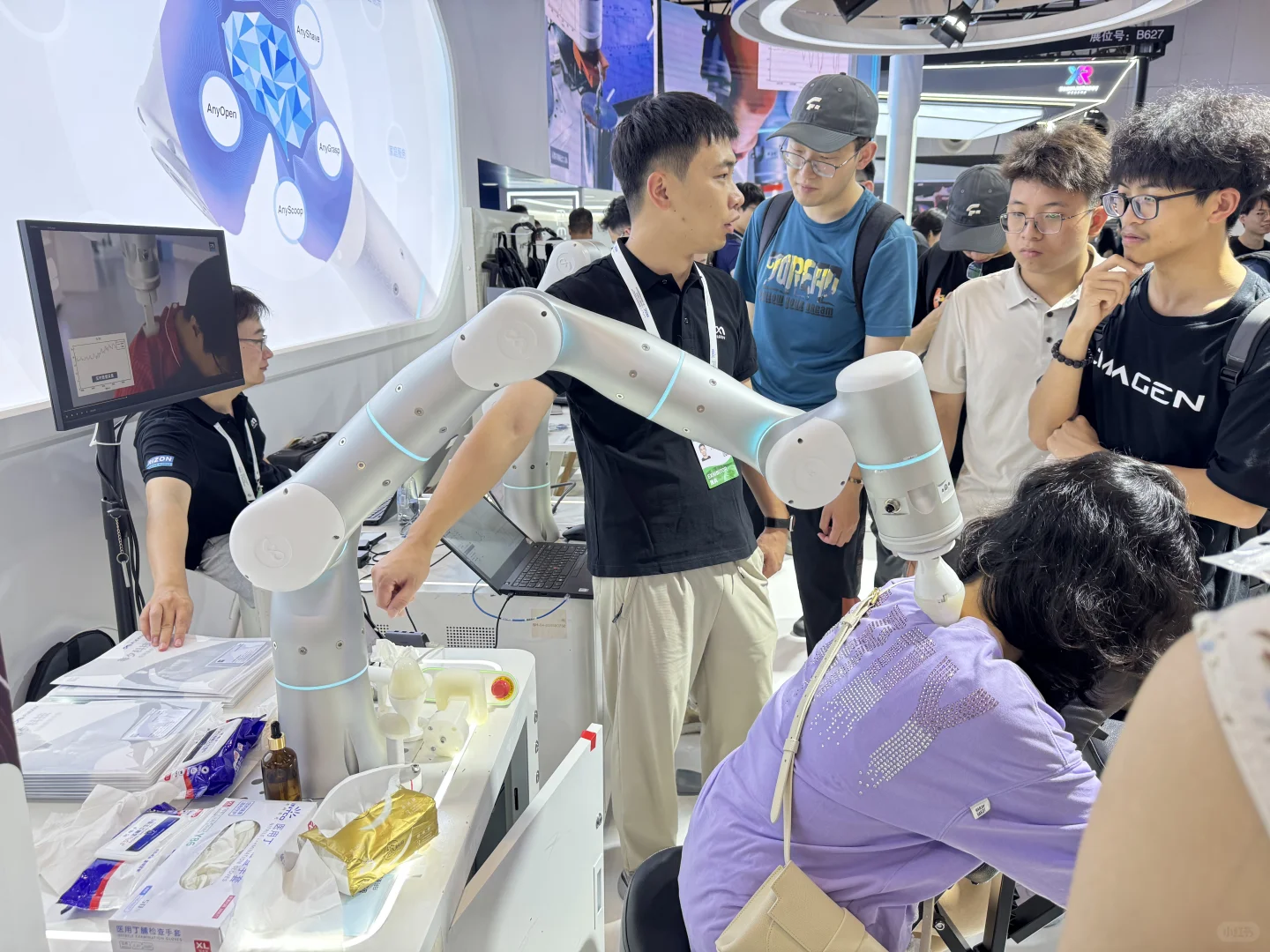 逛展 | 夸张，今年机器人们都释放了天性