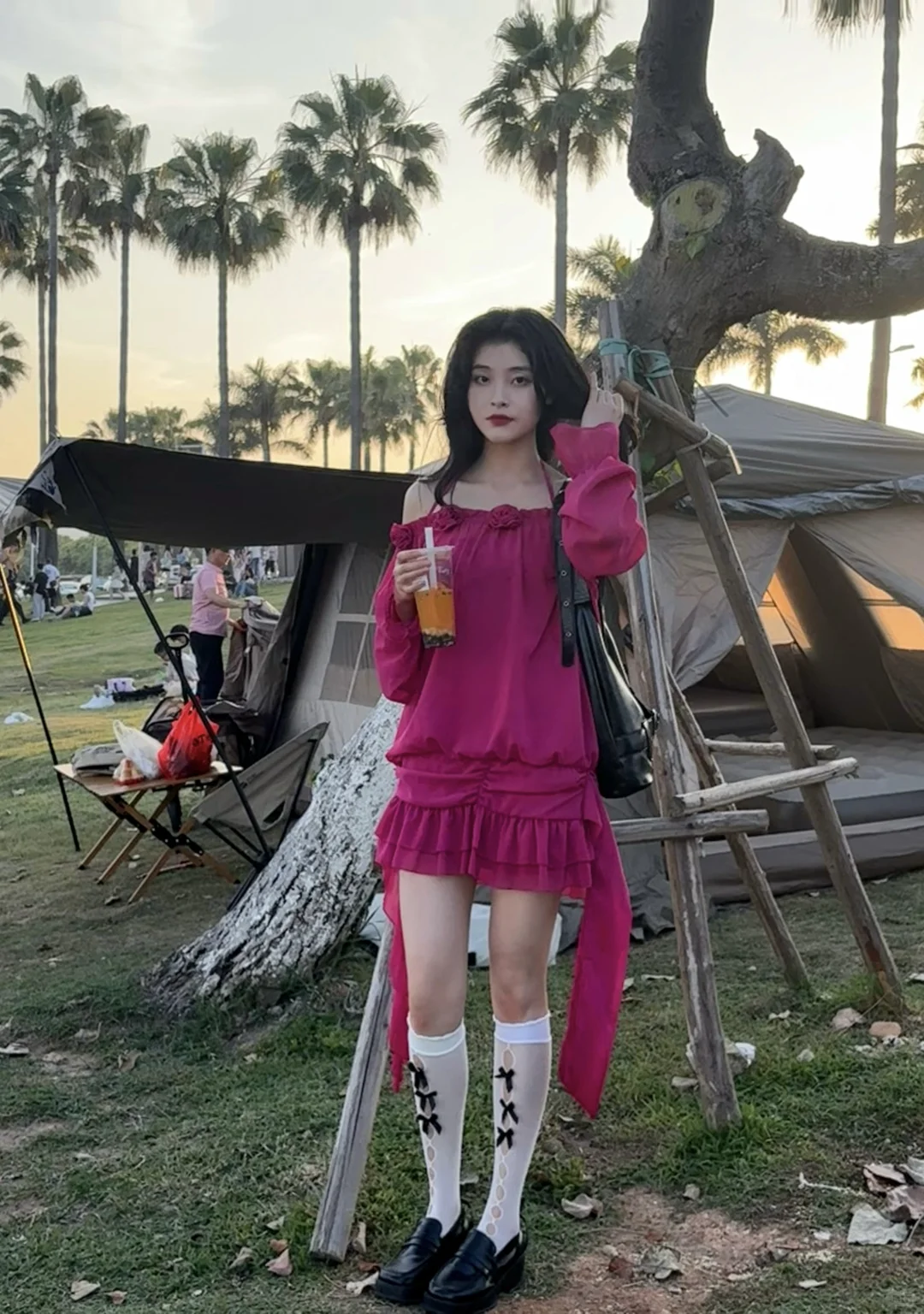 姐妹们听我的！去海边就穿鲜艳的裙子超出片