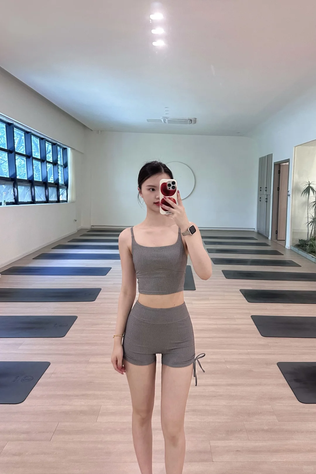 00后普拉提老师夏日上课穿搭