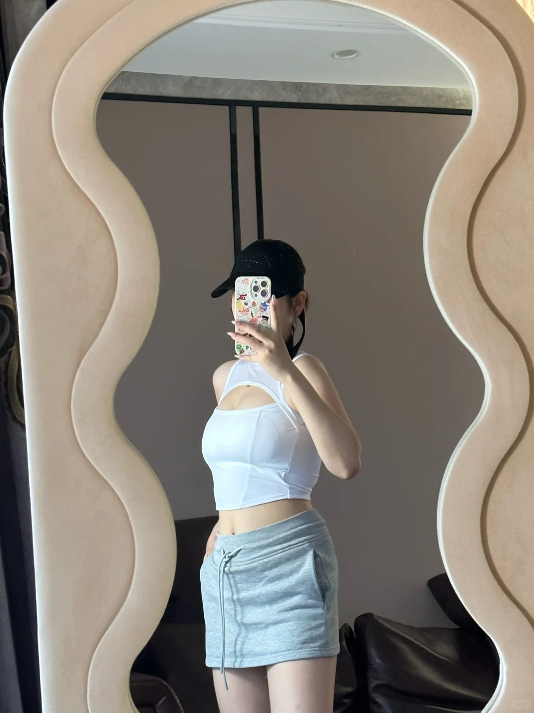 瑜伽服选白色还是黑色！