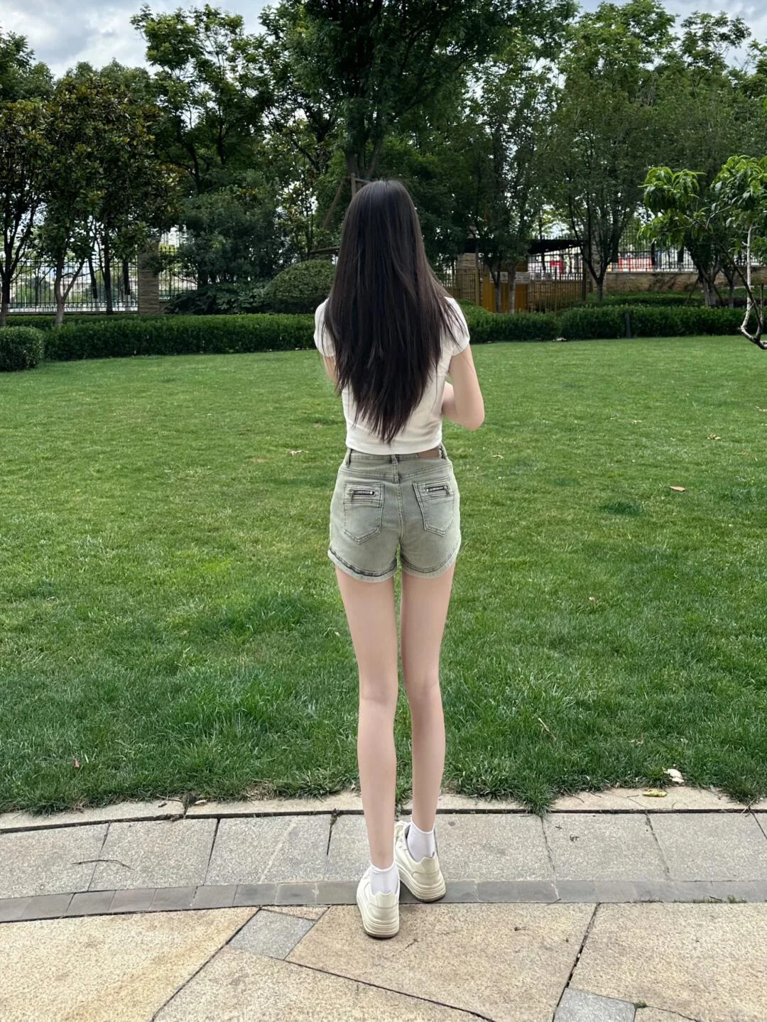 ?海边度假穿搭|5氛围感 look 承包你的朋友
