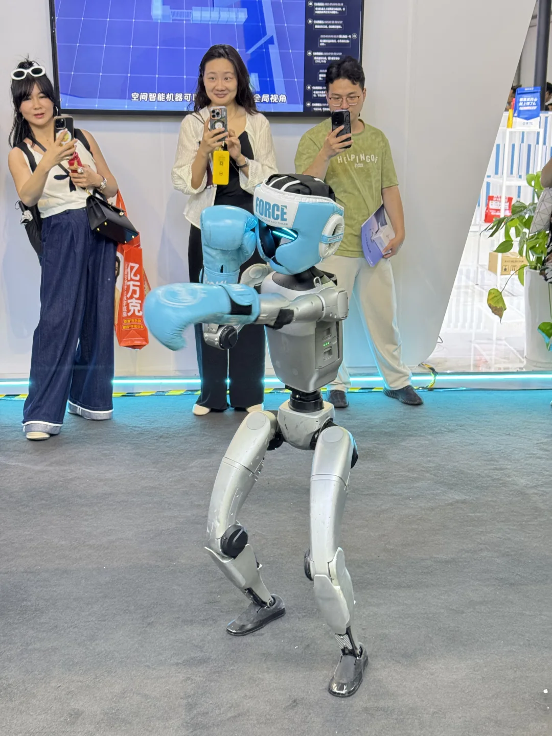 逛展 | 夸张，今年机器人们都释放了天性