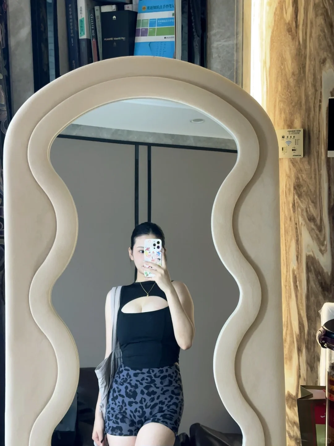 瑜伽服选白色还是黑色！