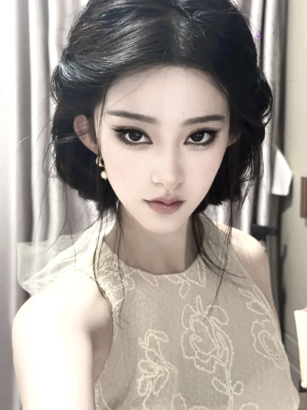 少女清冷又不失妩媚