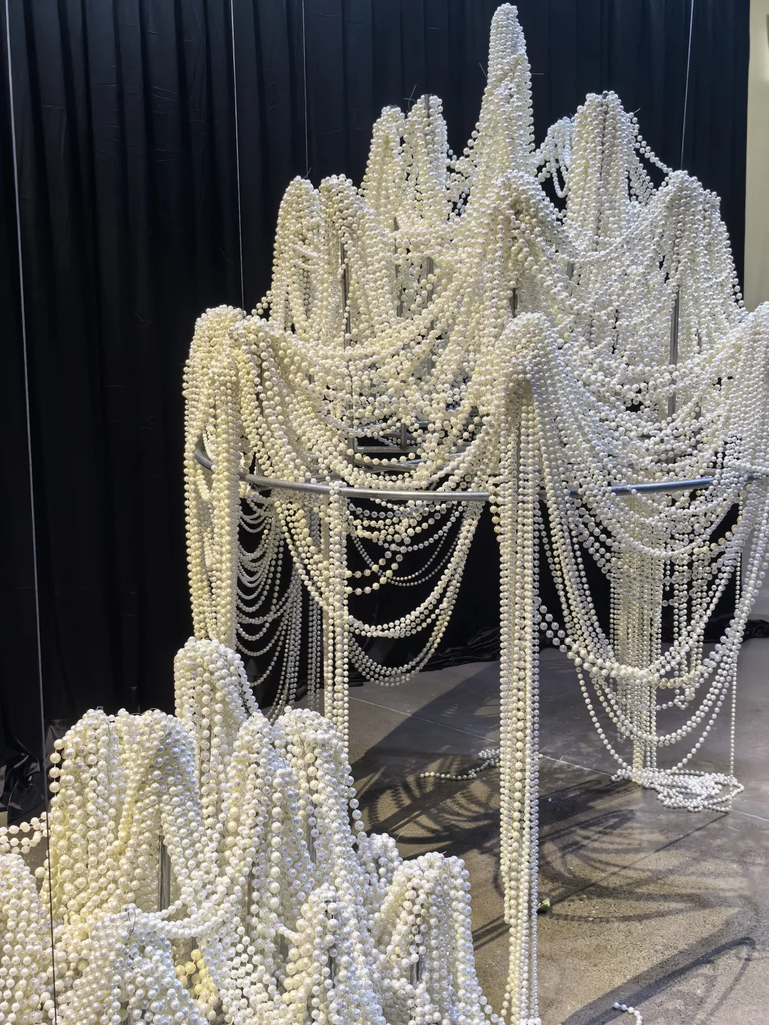 西安看展新地标!老钢厂变身“沙与珠”奇幻