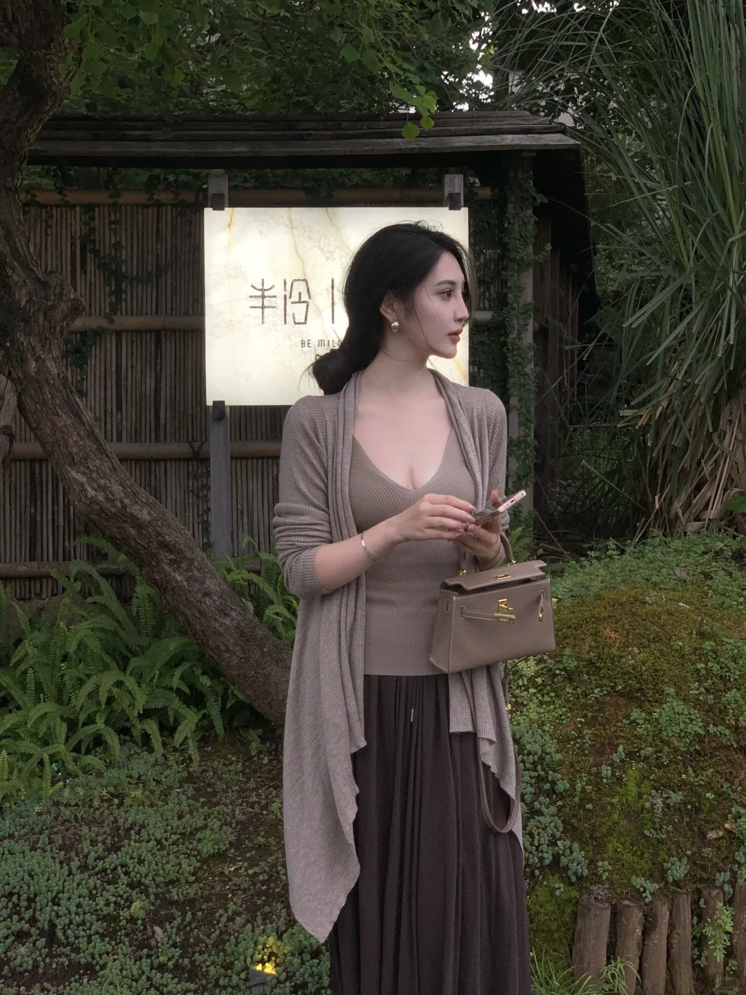 37岁美艳小妈的穿搭