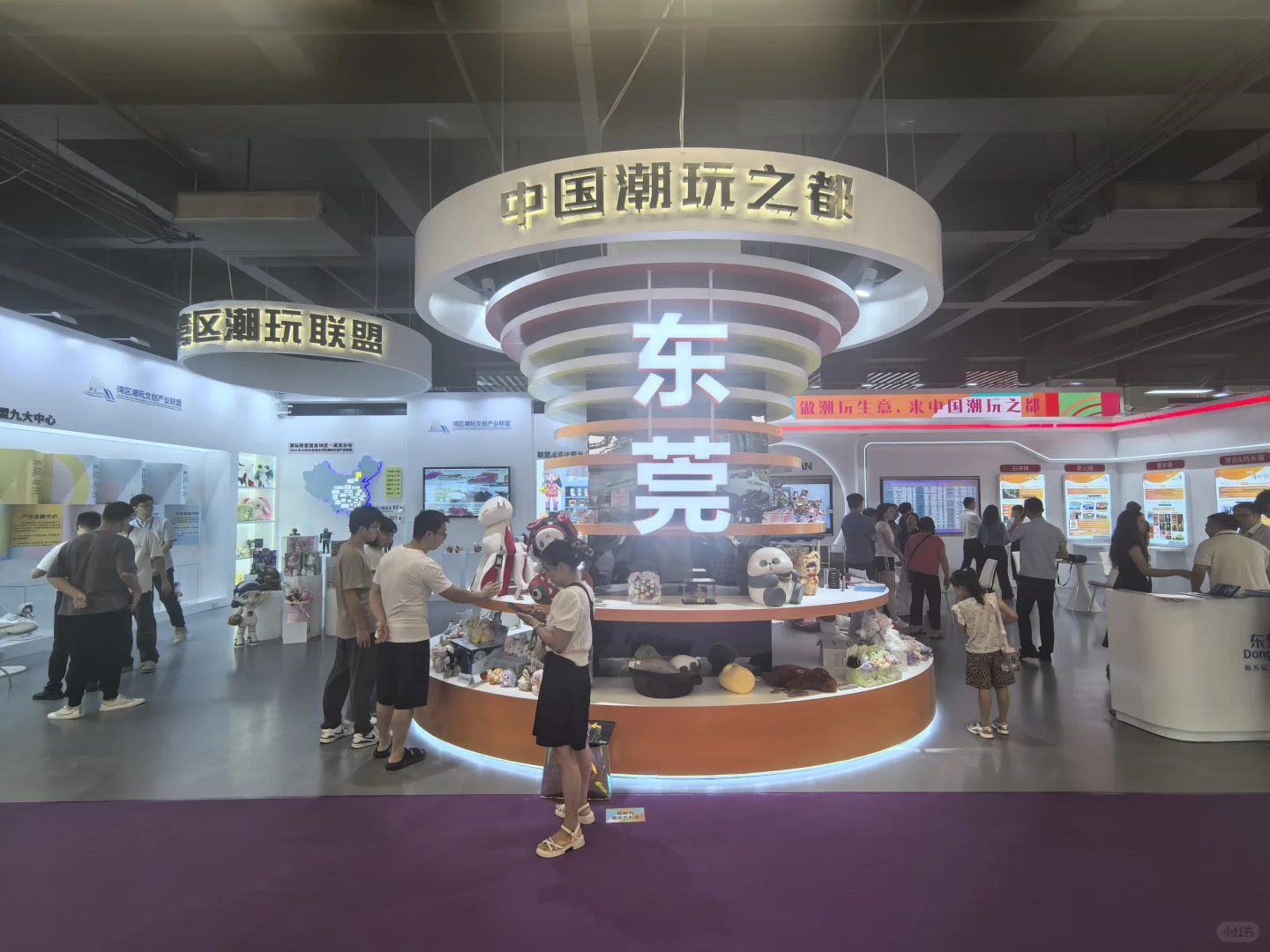 在你看来,AI陪伴潮玩的内核是什么