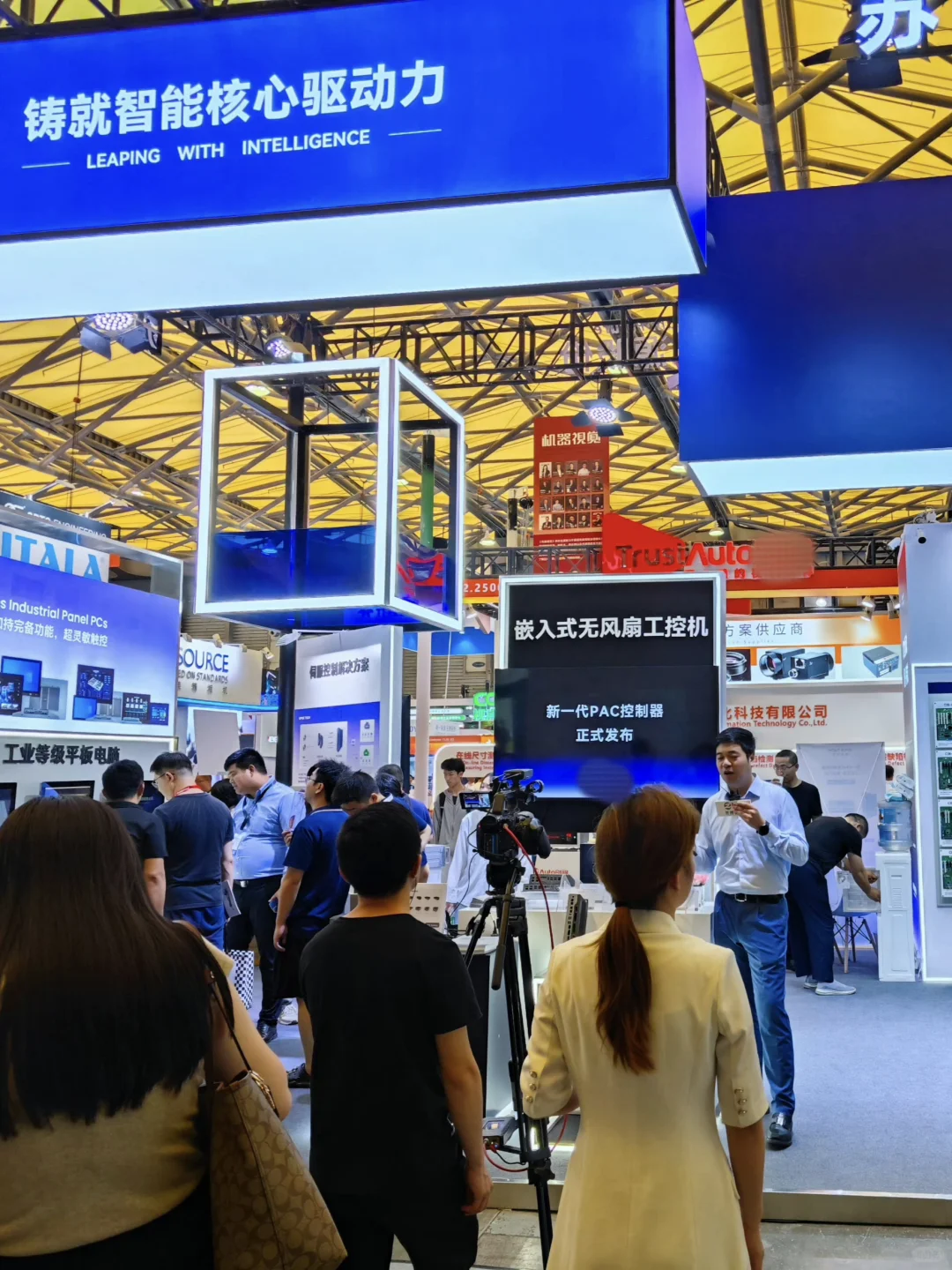展会祛魅:展馆&展会大大大吐槽!