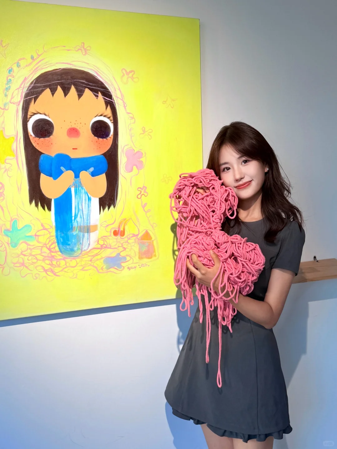 西安看展｜存一个和YuY玉的拍照姿势?