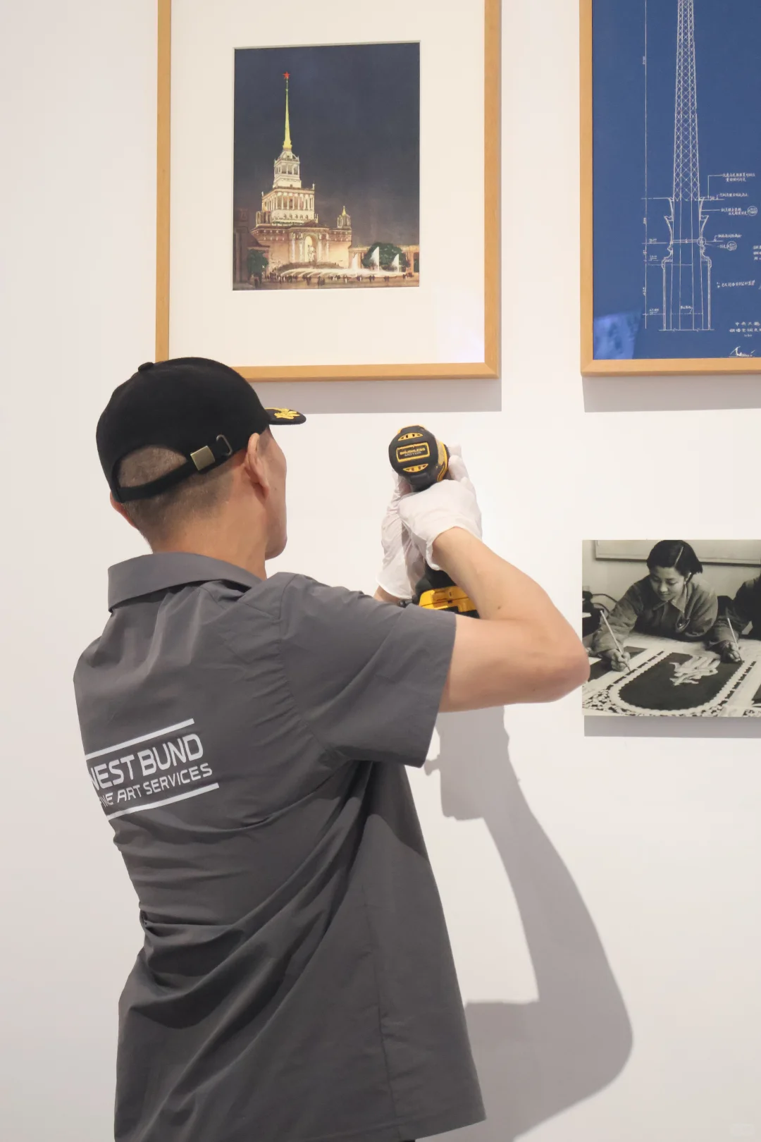 周五摸鱼提醒:去领西美建筑展周边啦?