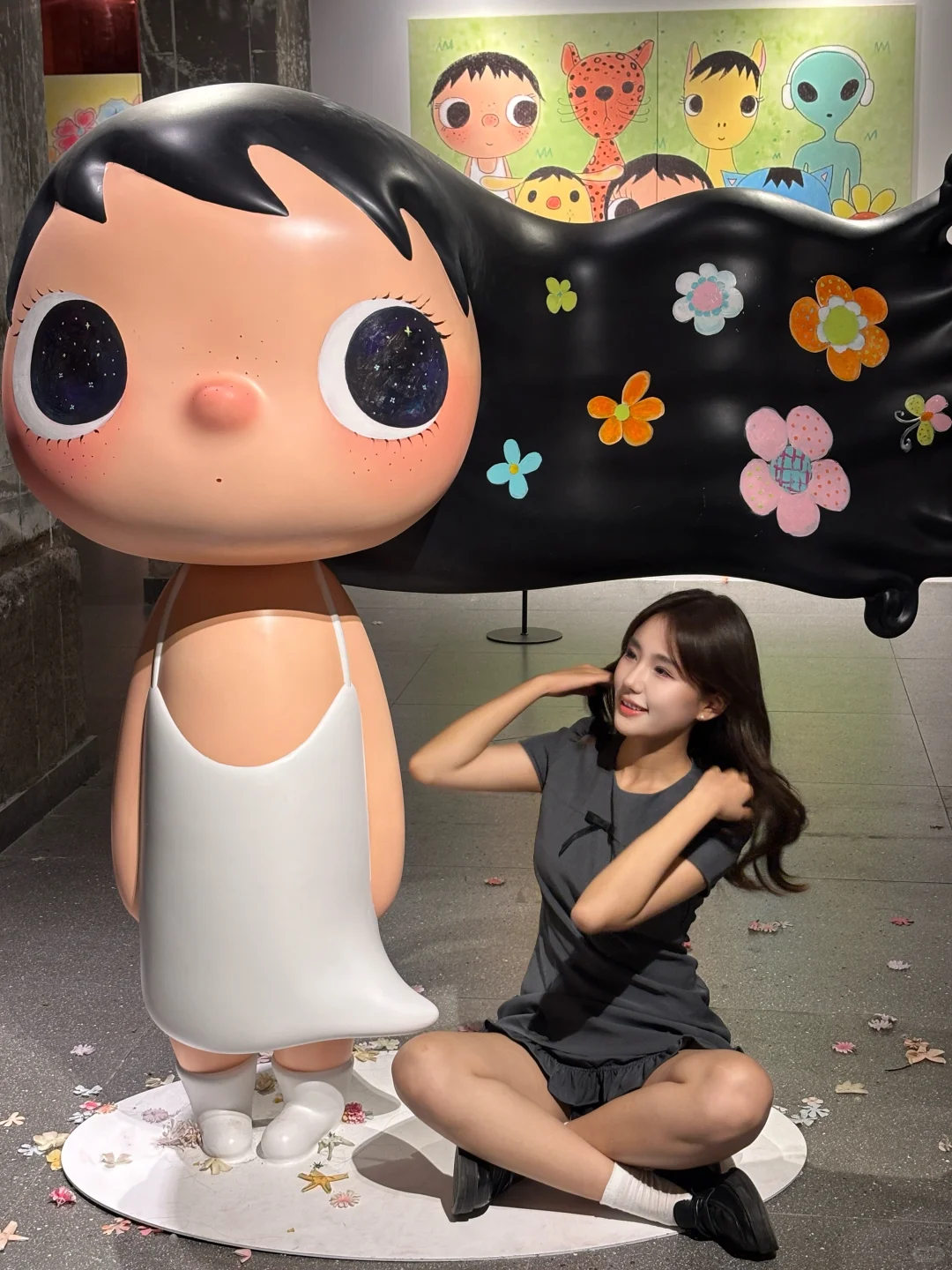 西安看展｜存一个和YuY玉的拍照姿势?