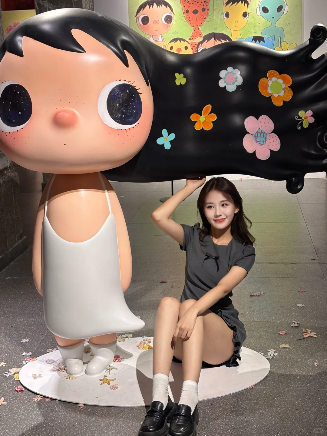 西安看展｜存一个和YuY玉的拍照姿势?