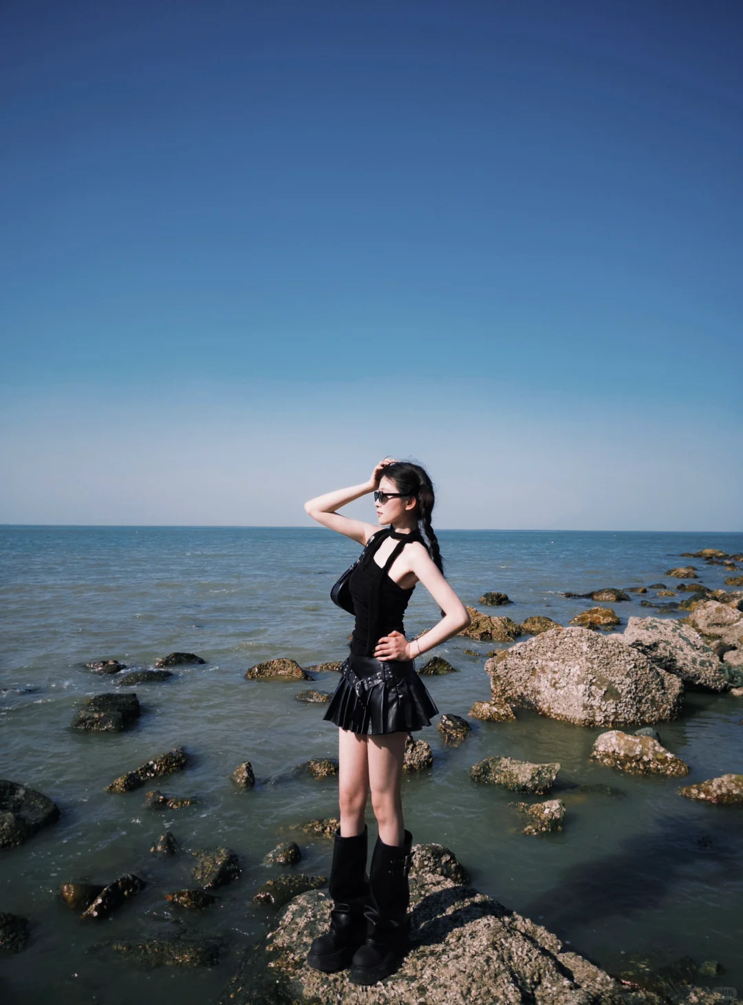 酷酷的海边穿搭