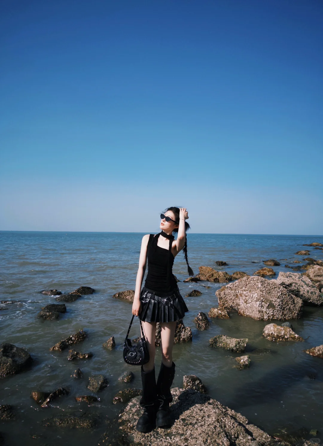 酷酷的海边穿搭