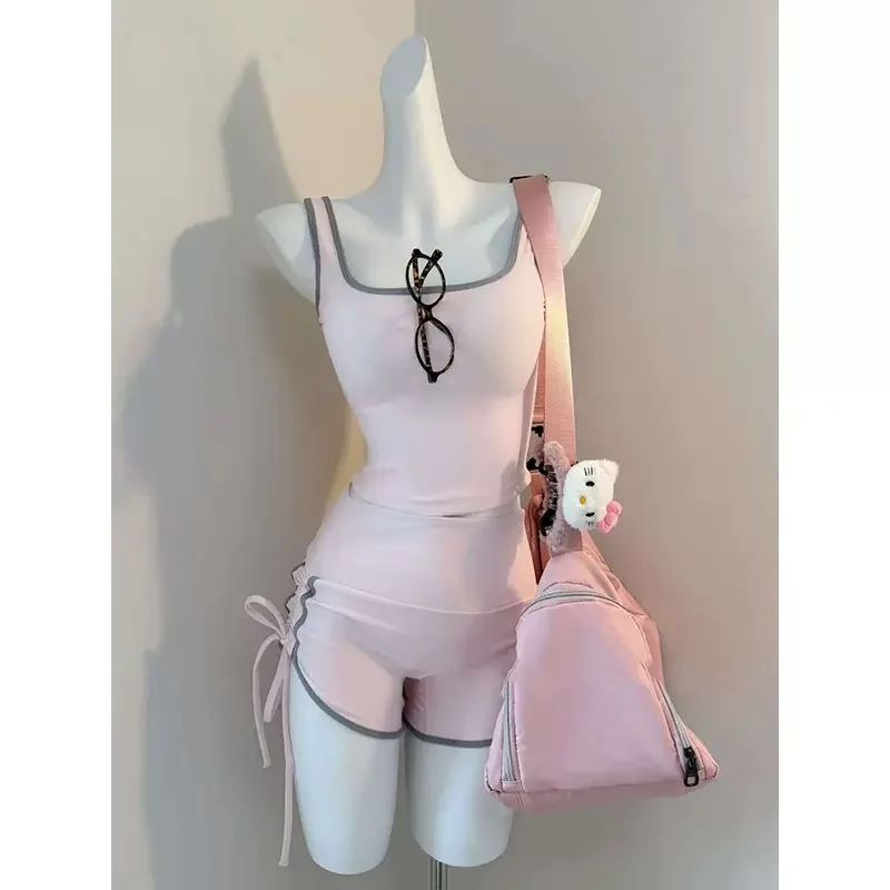 解锁时髦运动风? 这套瑜伽服套装绝了!