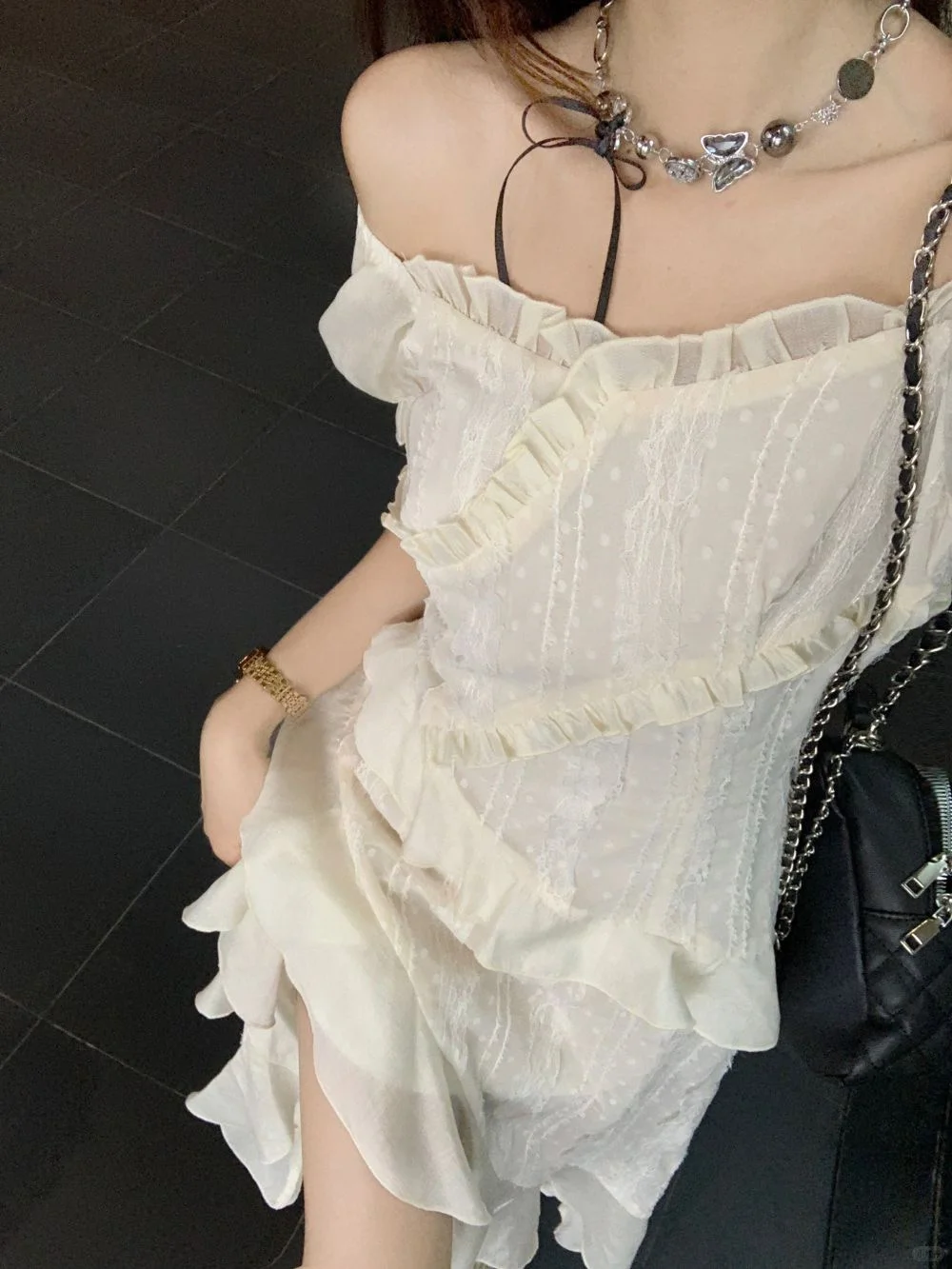 不规则剪裁+泡泡袖=行走的仙女!?